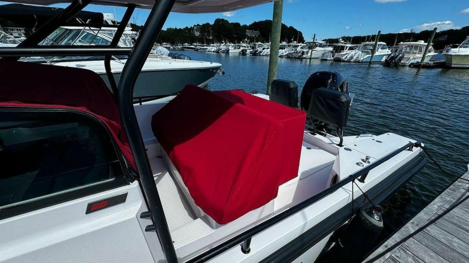 2022 Axopar 28 T-Top