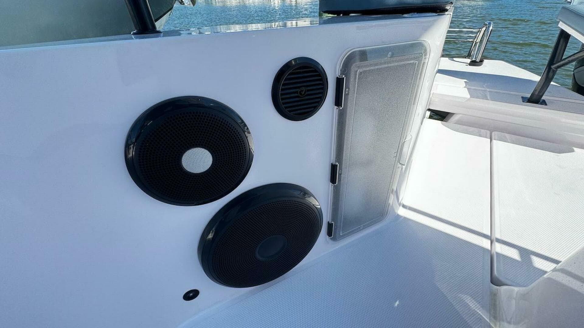 2022 Axopar 28 T-Top