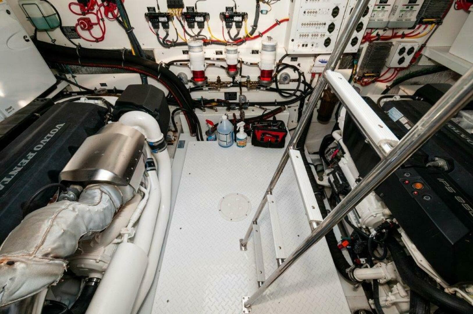 2020 Cruisers Yachts- HARPER BELL- Engine Room 3
