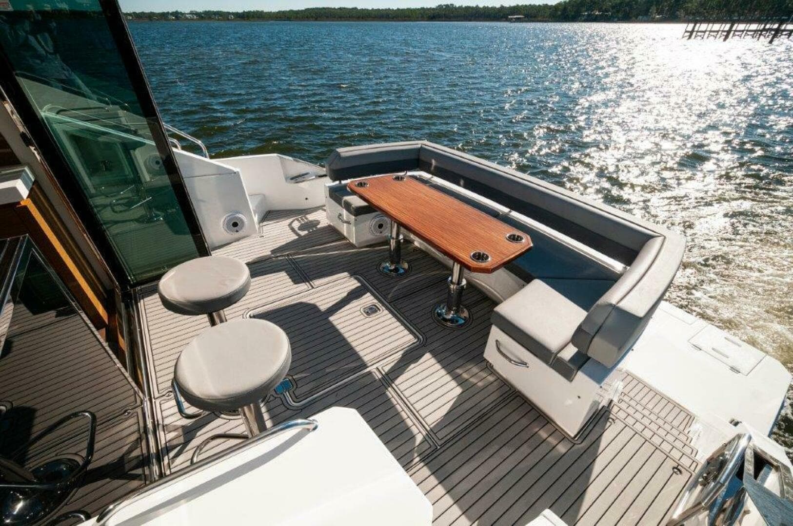 2020 Cruisers Yachts- HARPER BELL- Cockpit 6