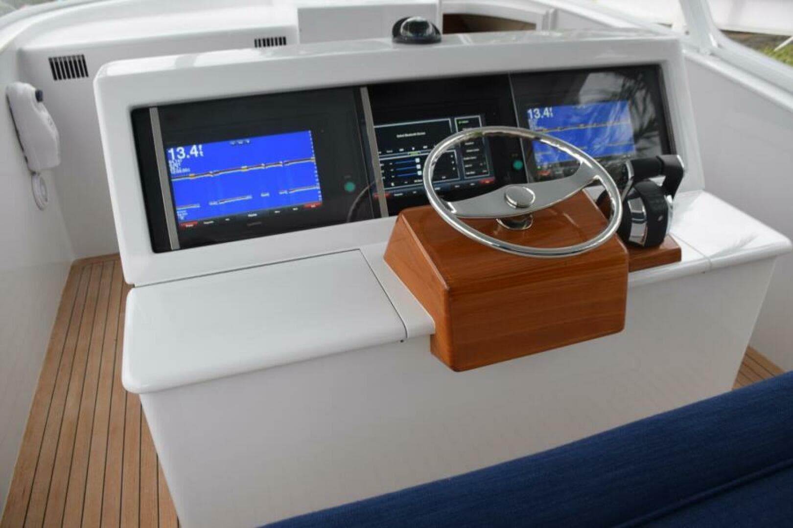 Centerline Helm Console
