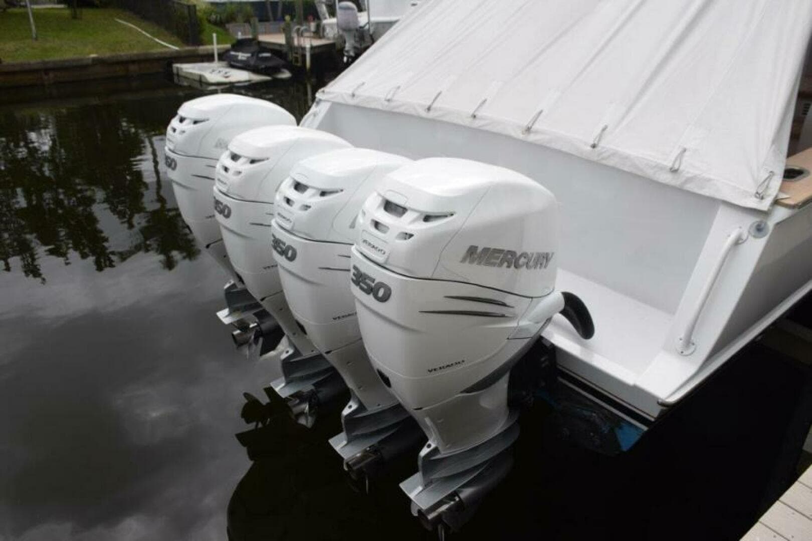 Transom With Cockpit Fly Cover