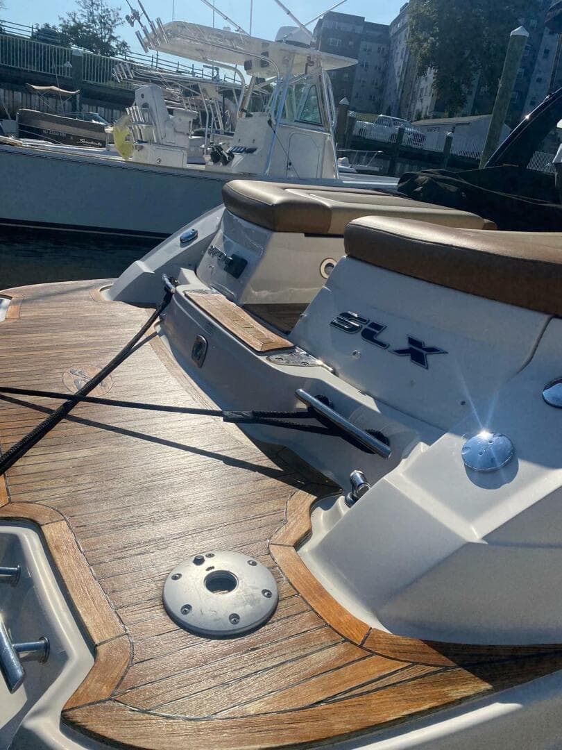 2014 Sea Ray 270 SLX