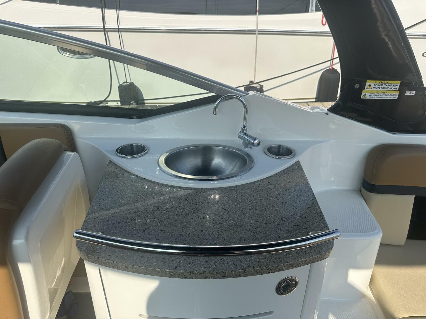 2014 Sea Ray 270 SLX