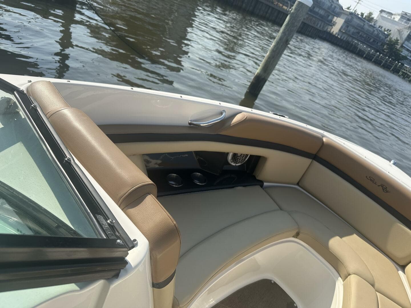 2014 Sea Ray 270 SLX