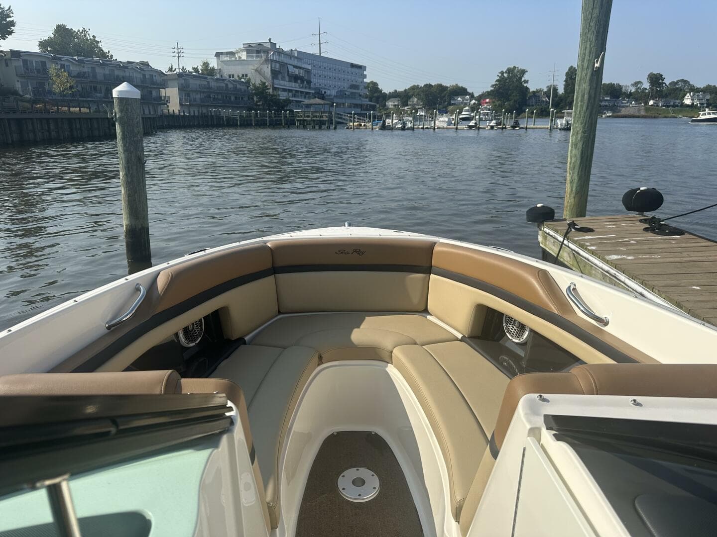 2014 Sea Ray 270 SLX