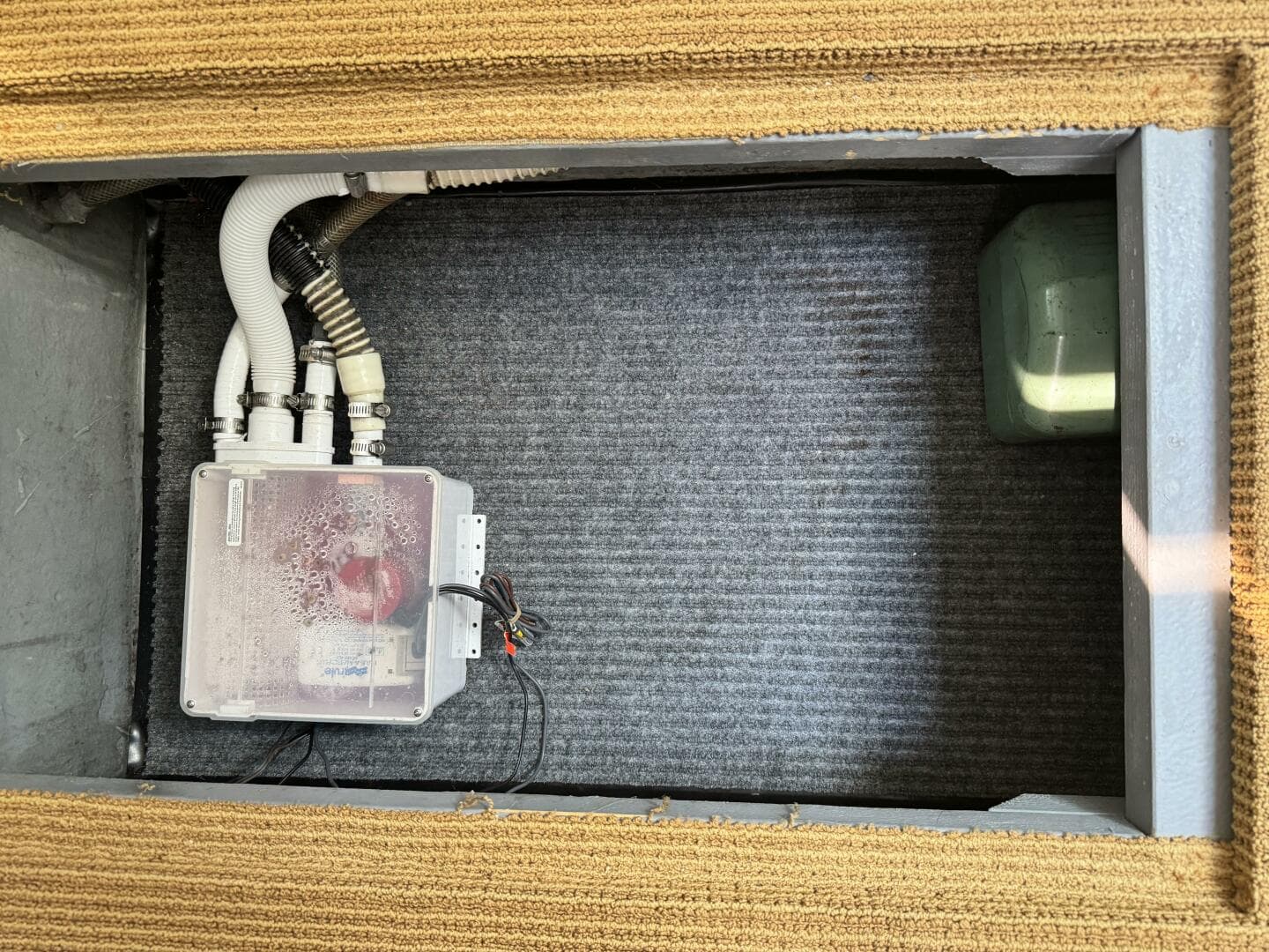 1995 Sea Ray Express Cruiser