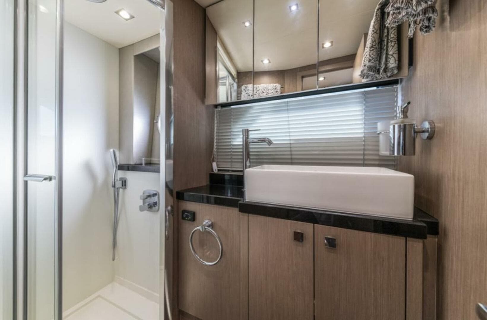 2017 Sunseeker Predator