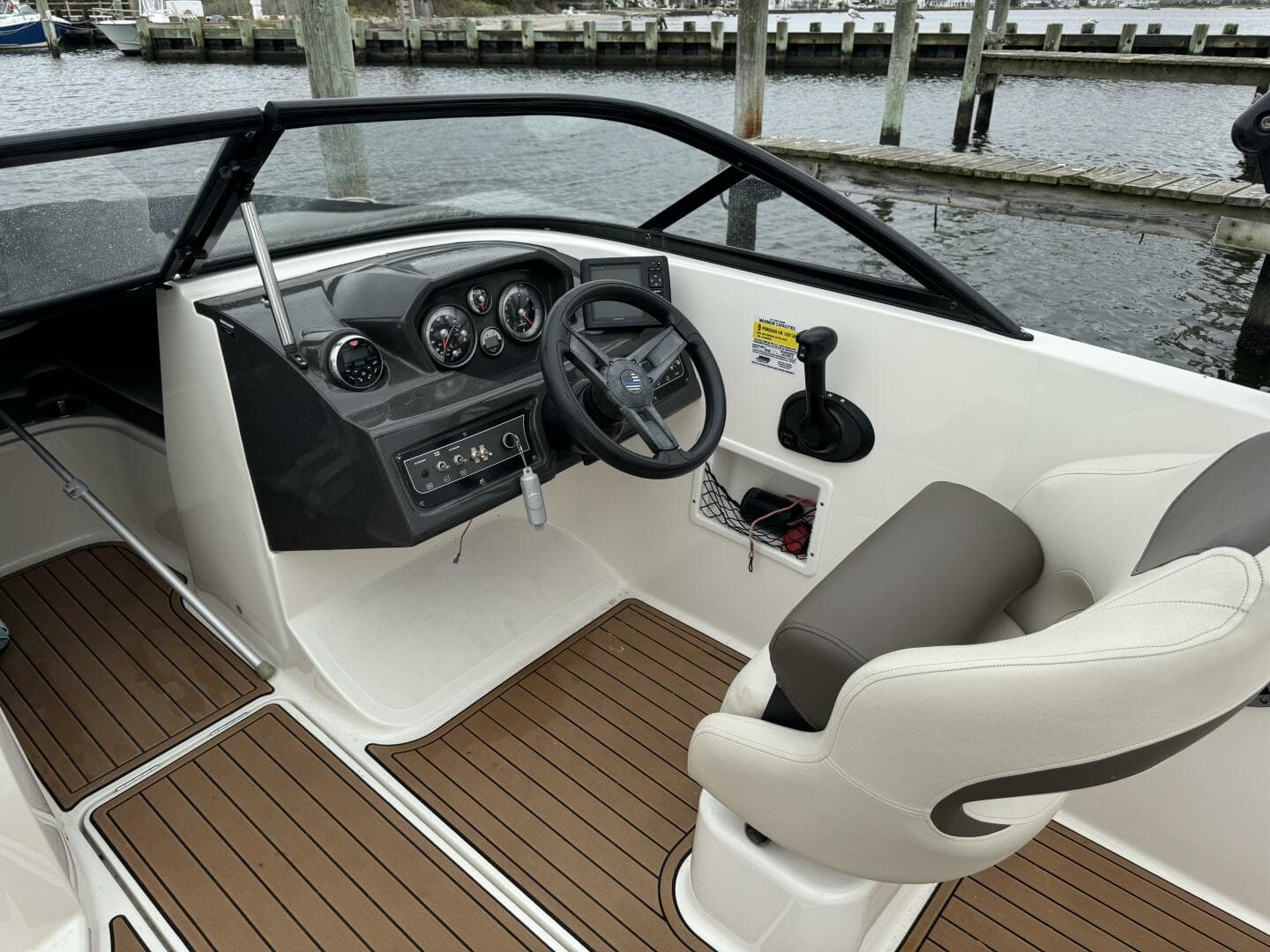 2018 Bayliner VR5 Bowrider OB