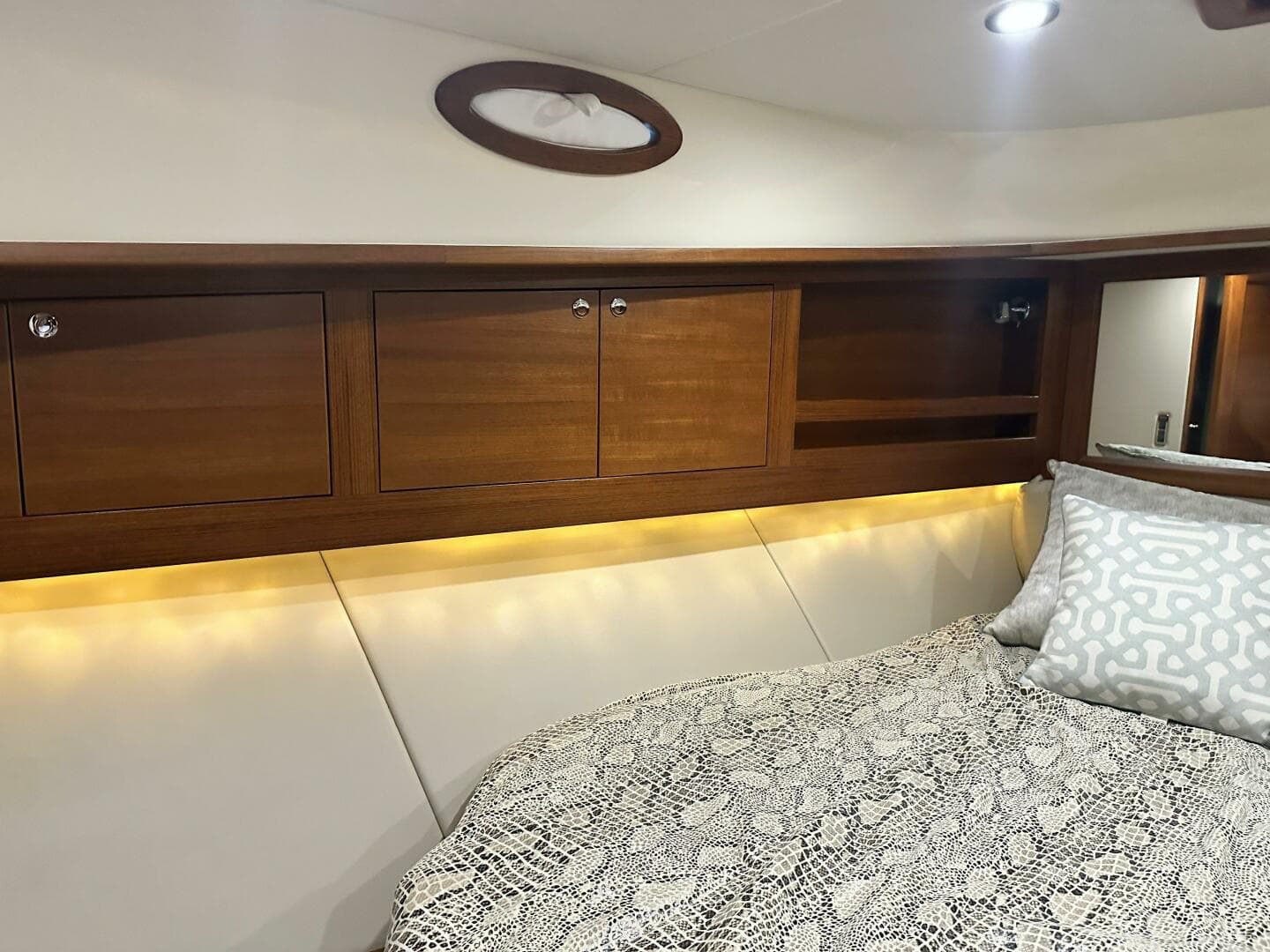 2017 Palm Beach Motor Yachts PB42