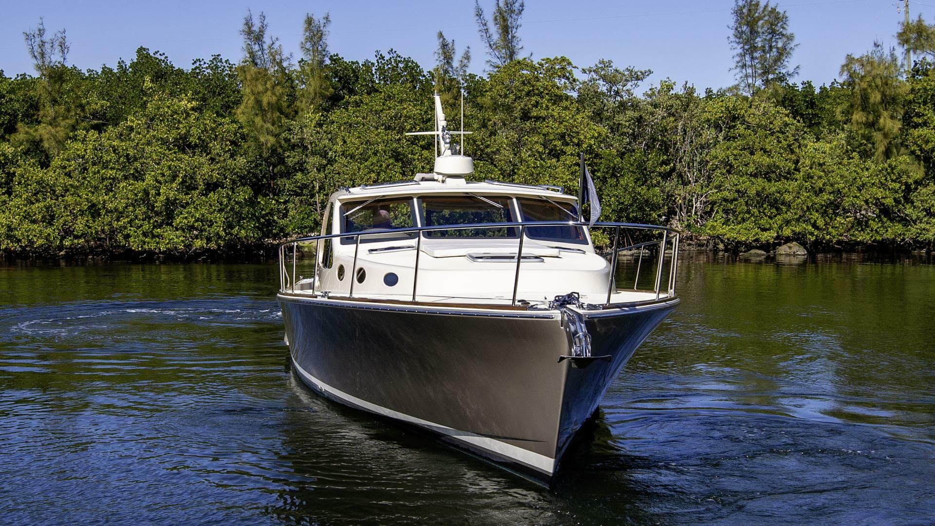 2017 Palm Beach Motor Yachts PB42