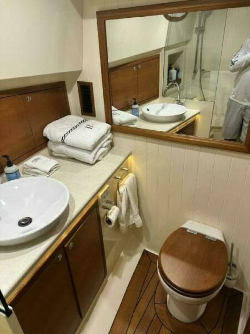 2017 Palm Beach Motor Yachts PB42