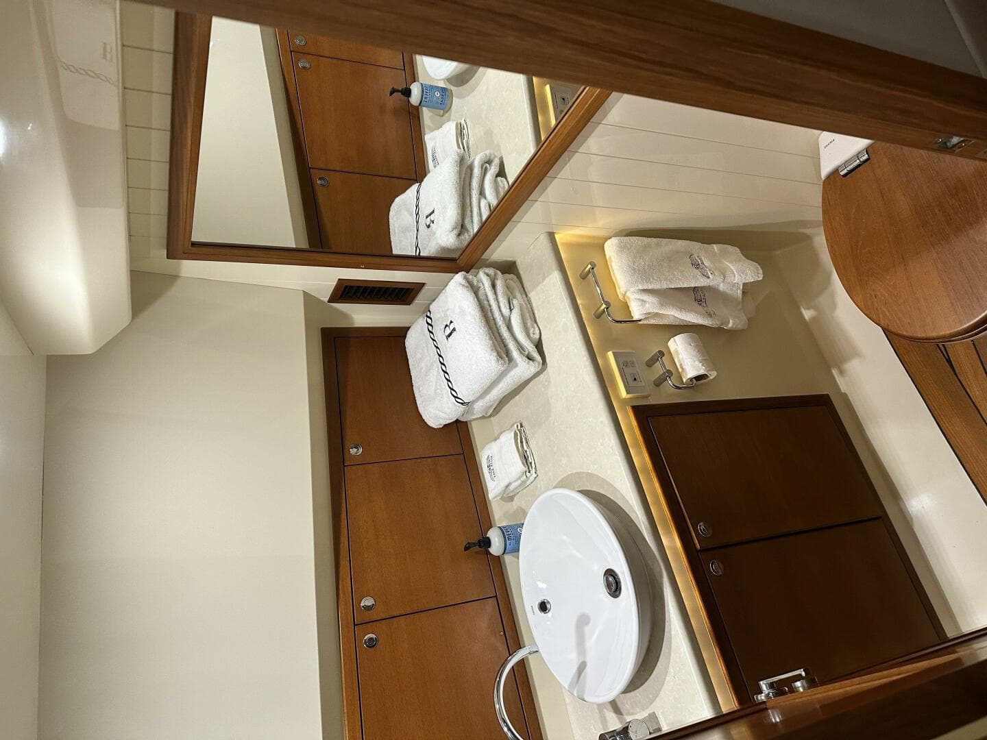 2017 Palm Beach Motor Yachts PB42