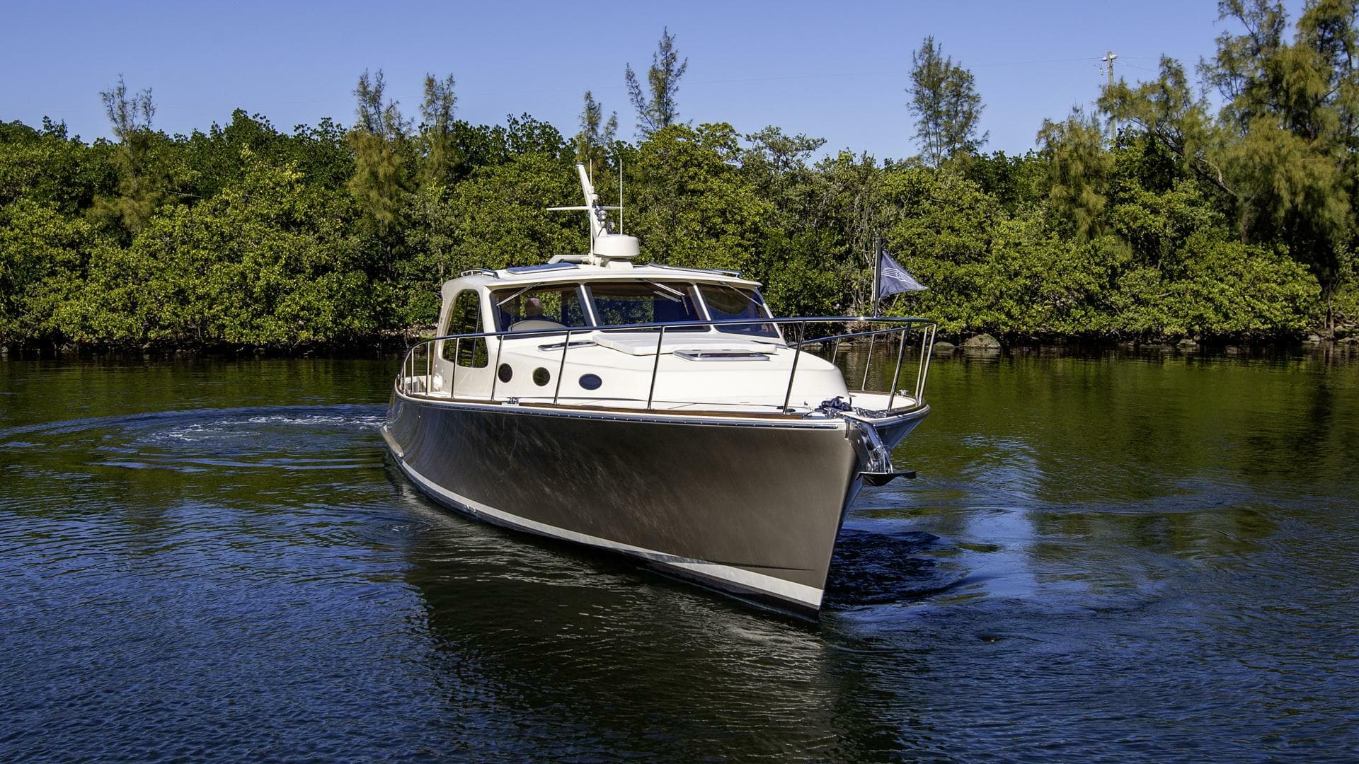 2017 Palm Beach Motor Yachts PB42