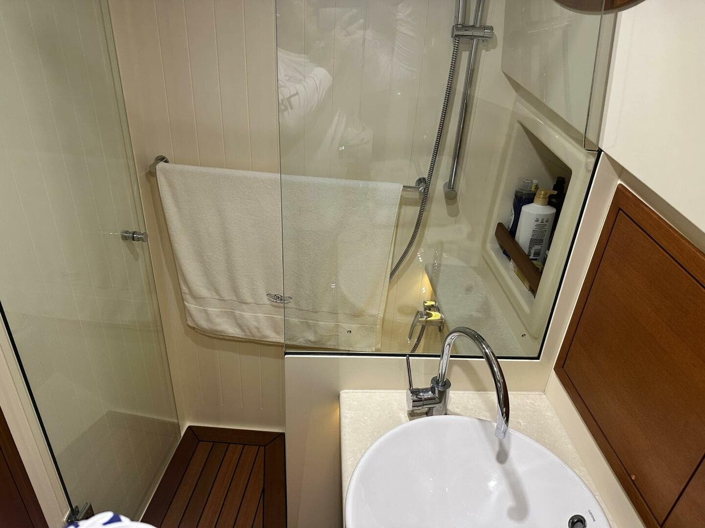 2017 Palm Beach Motor Yachts PB42