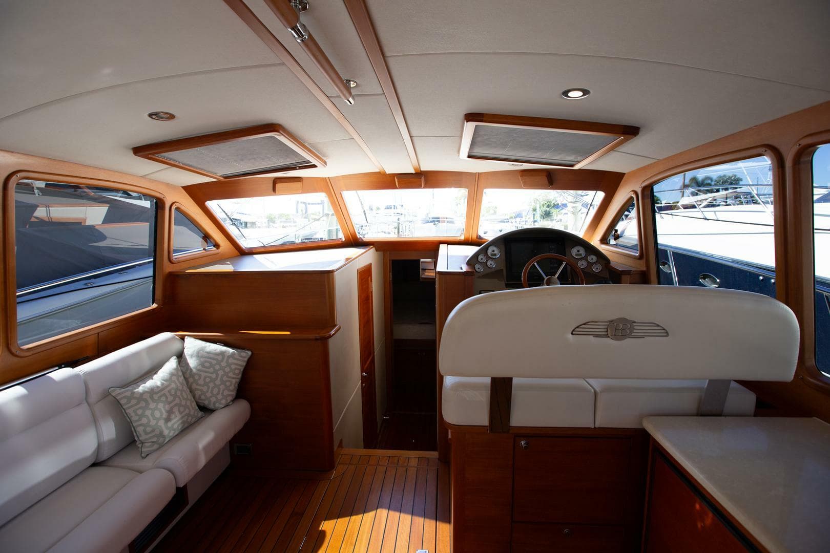 2017 Palm Beach Motor Yachts PB42