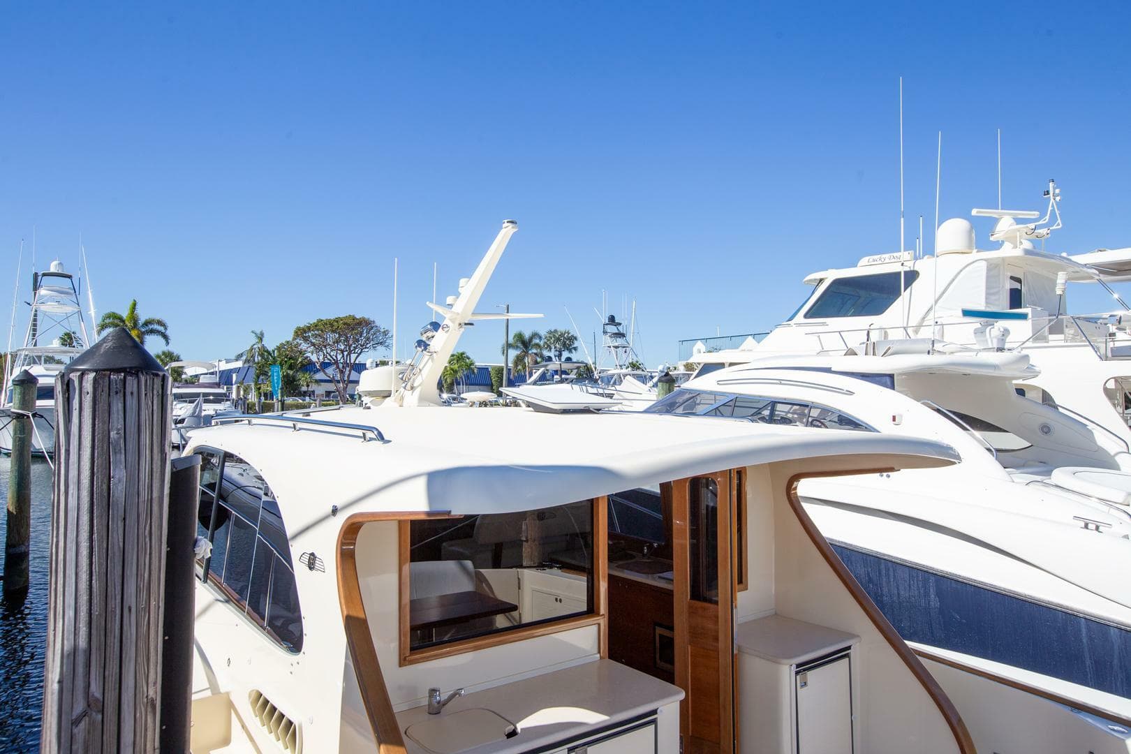 2017 Palm Beach Motor Yachts PB42