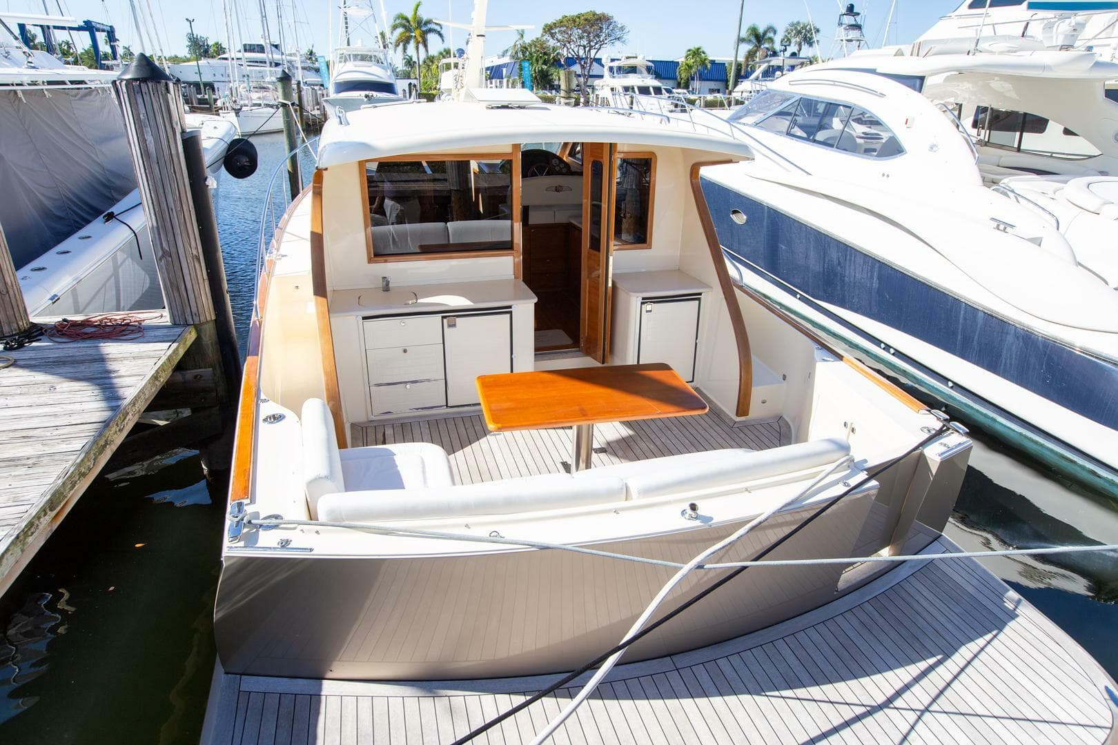 2017 Palm Beach Motor Yachts PB42