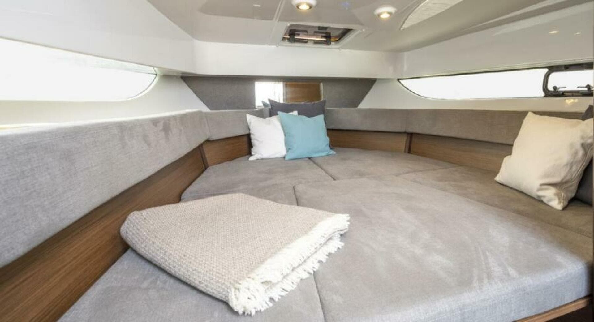 2025 Beneteau Flyer 9 SunDeck