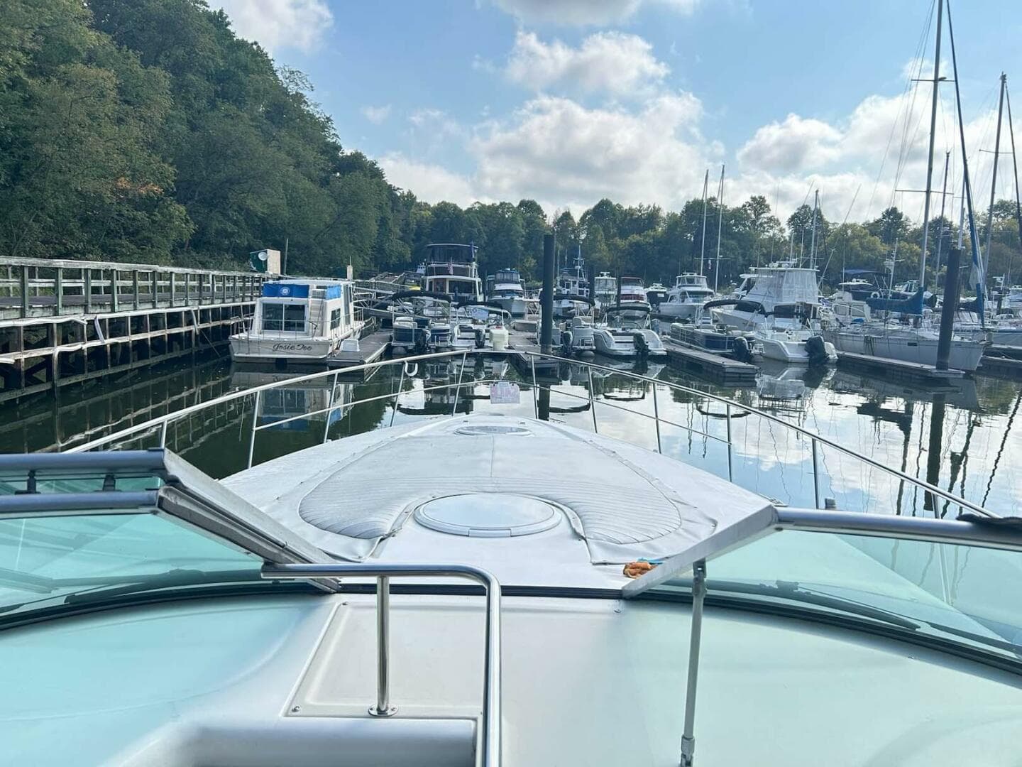 1997 Cruisers Yachts 4270 Esprit