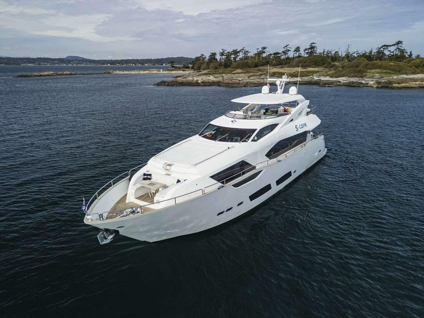 2017 Sunseeker 95 Yacht