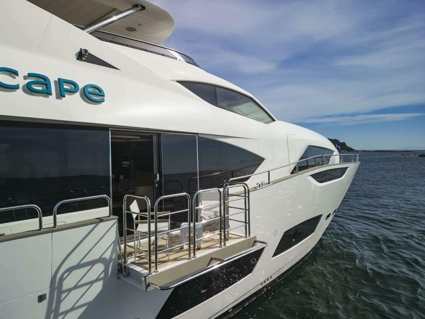 2017 Sunseeker 95 Yacht