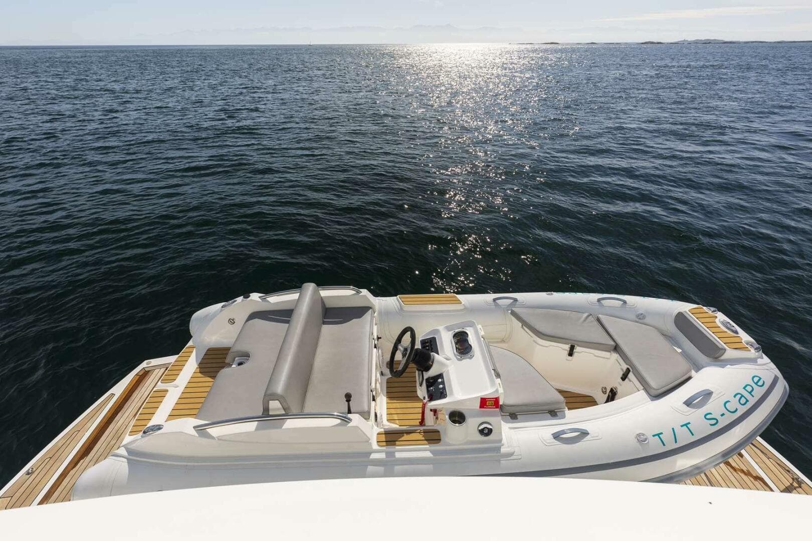 2017 Sunseeker 95 Yacht