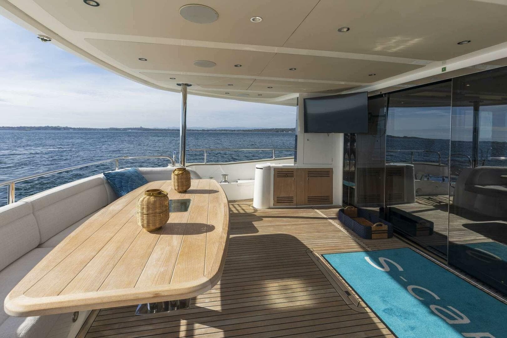 2017 Sunseeker 95 Yacht