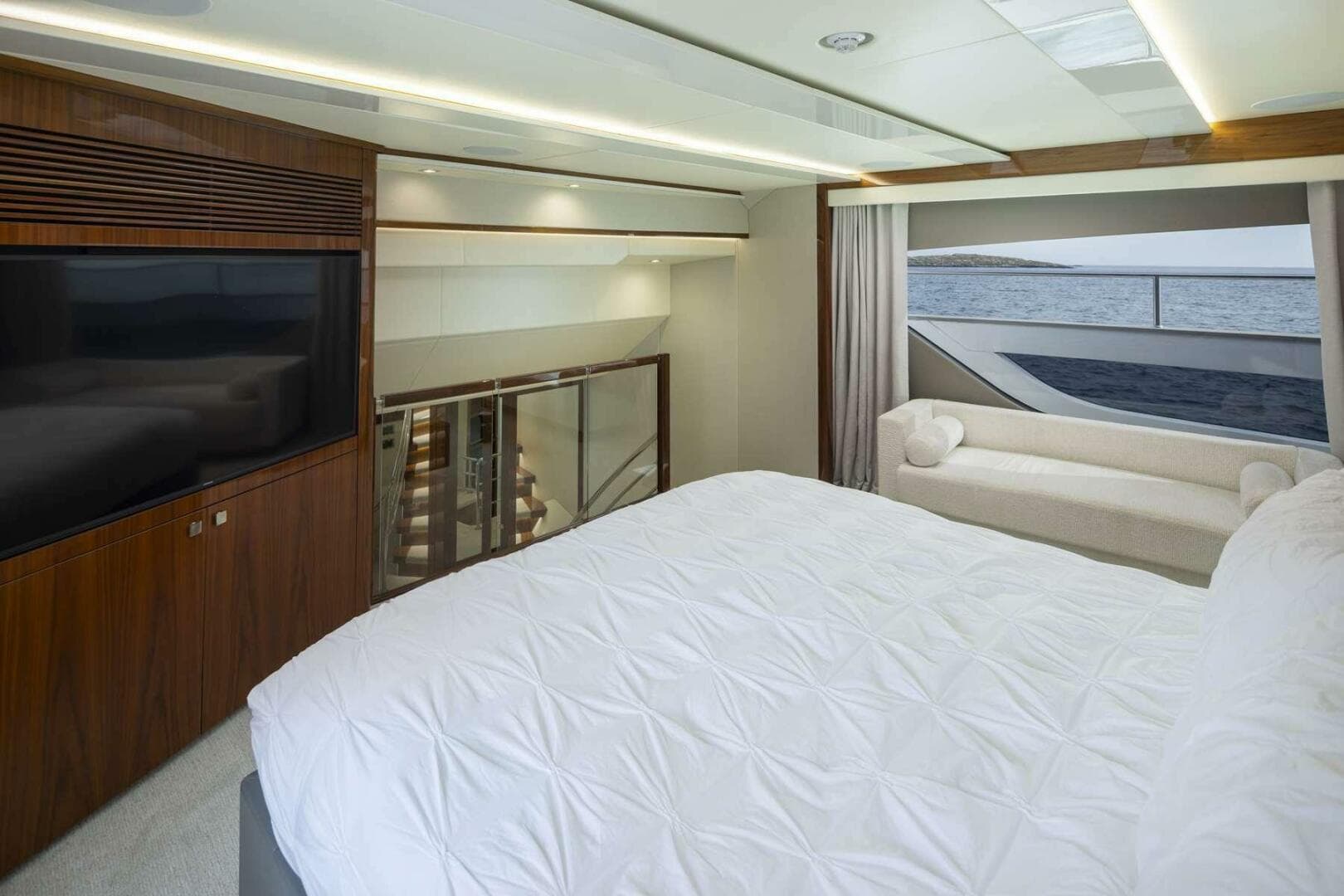2017 Sunseeker 95 Yacht