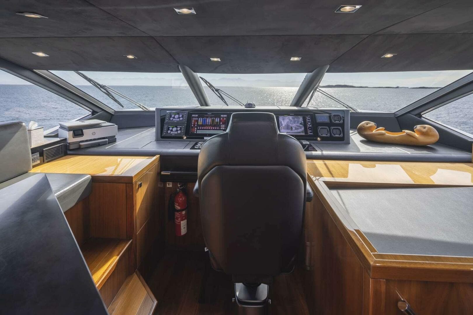 2017 Sunseeker 95 Yacht