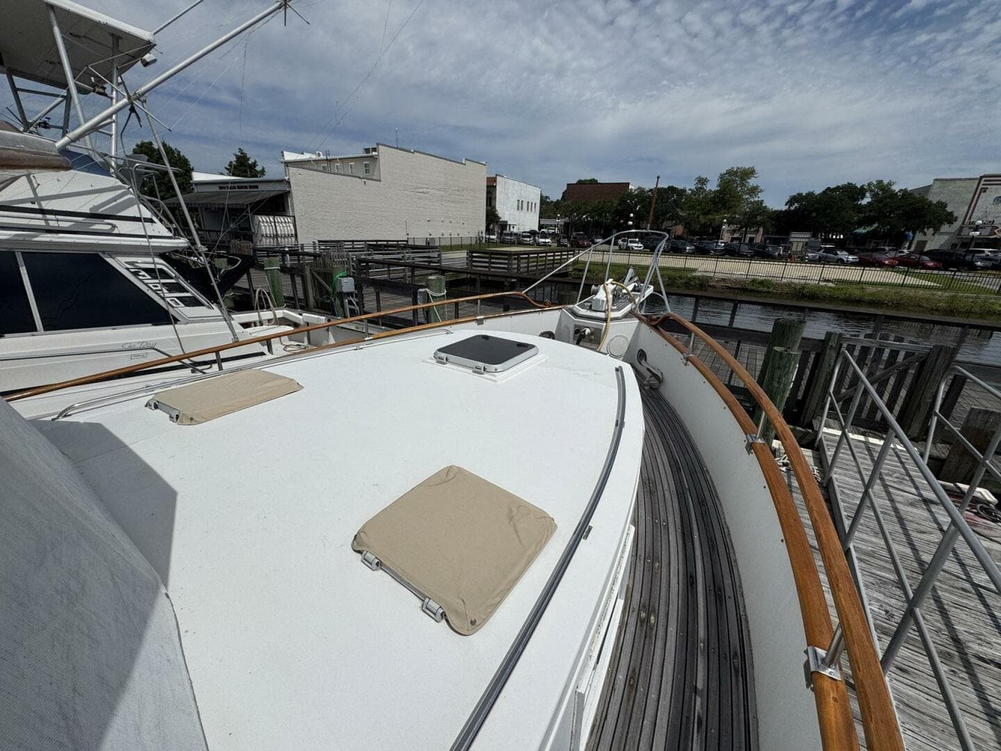 1989 Grand Banks 42 Motor Yacht