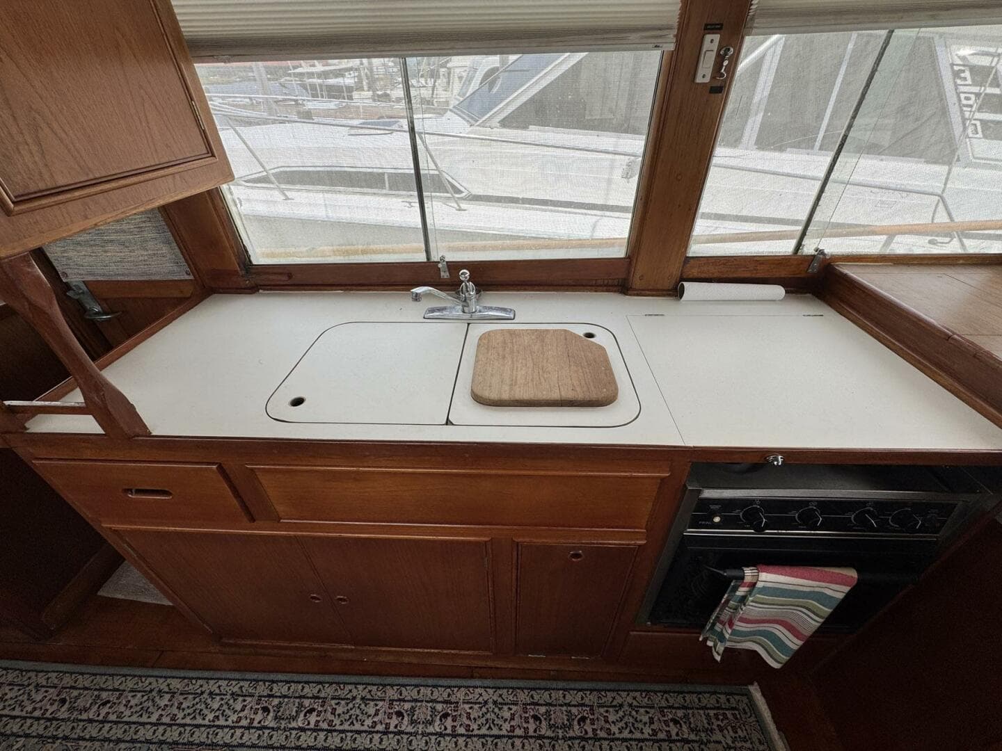 1989 Grand Banks 42 Motor Yacht