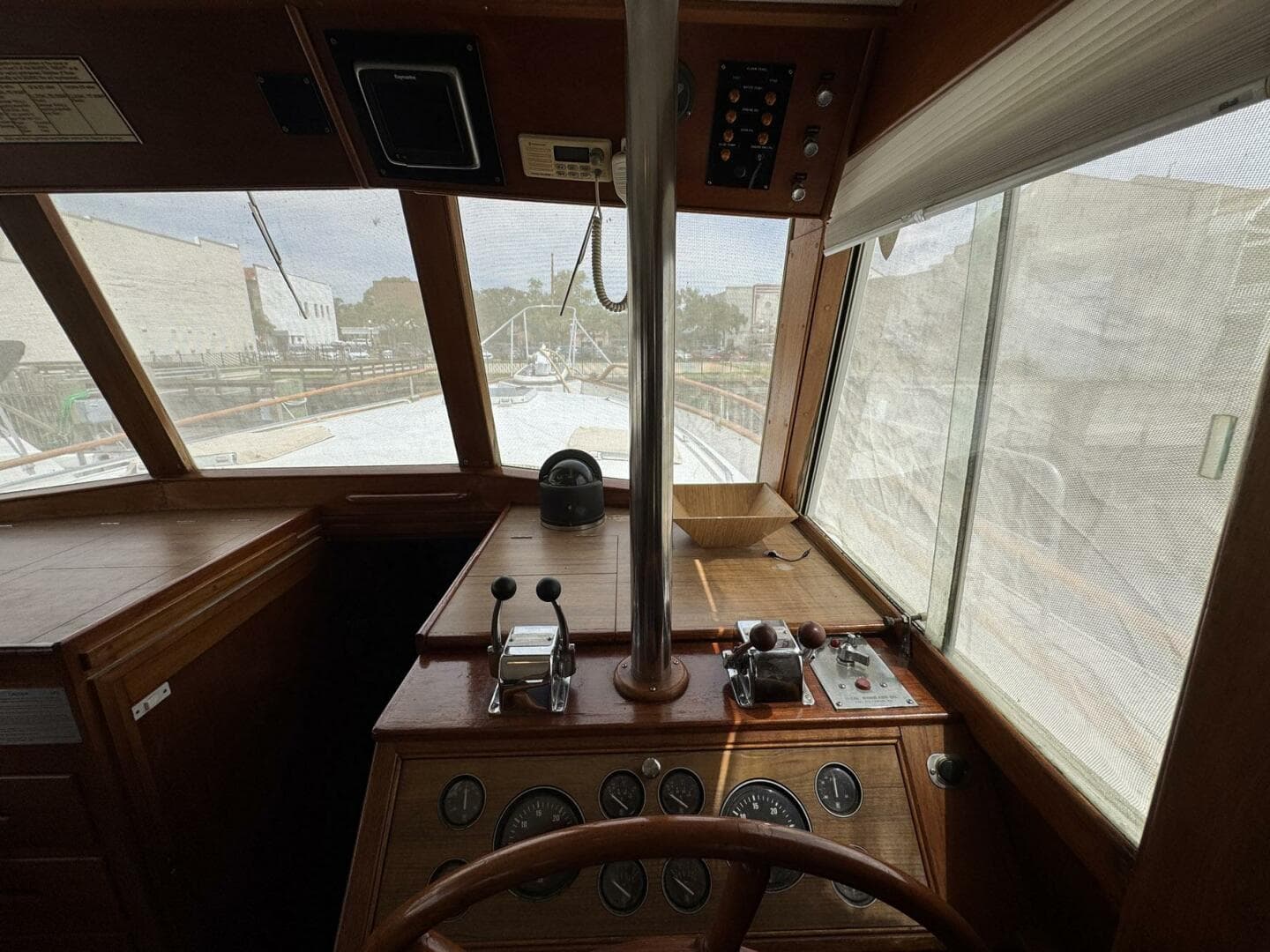 1989 Grand Banks 42 Motor Yacht