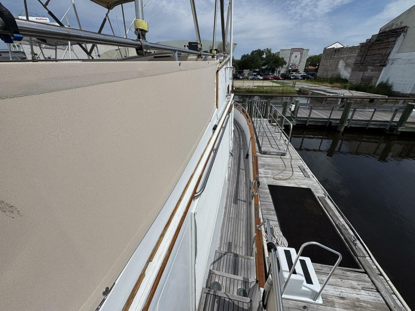 1989 Grand Banks 42 Motor Yacht