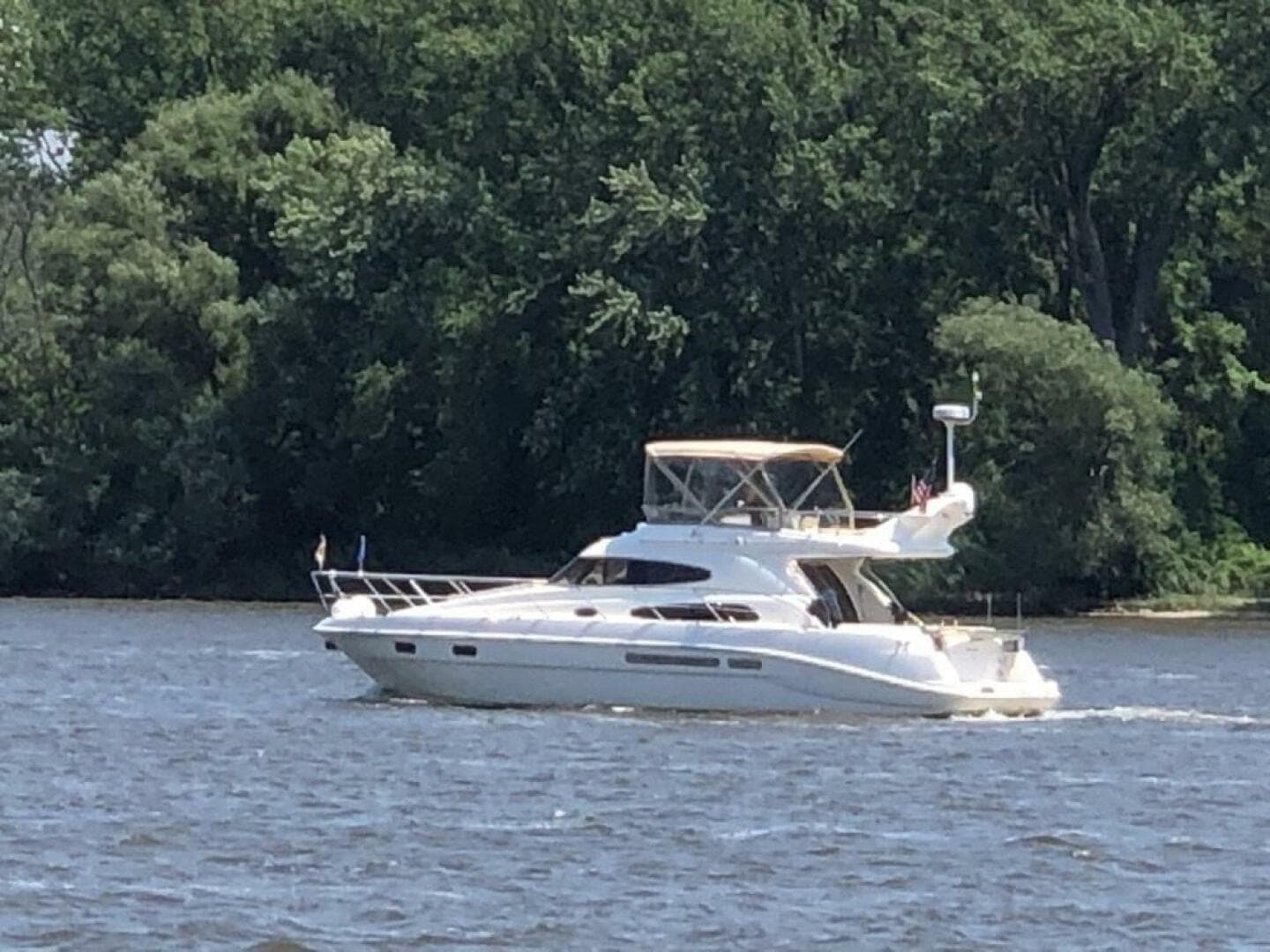 47' Sealine underway1