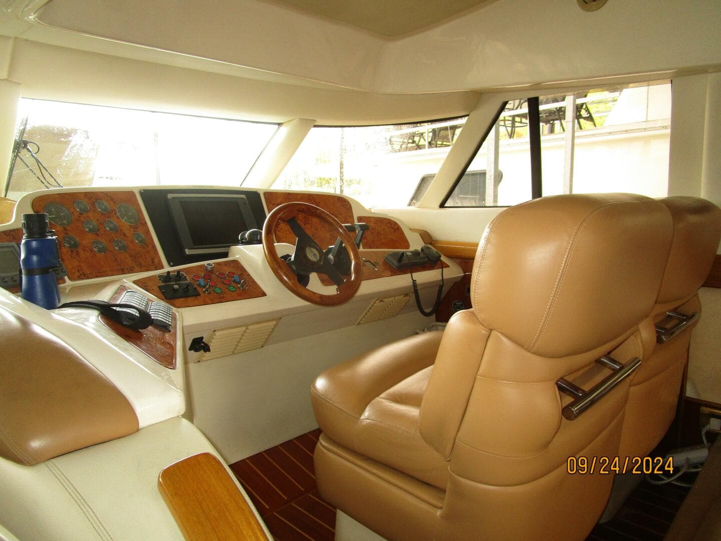 47' Sealine lower helm1