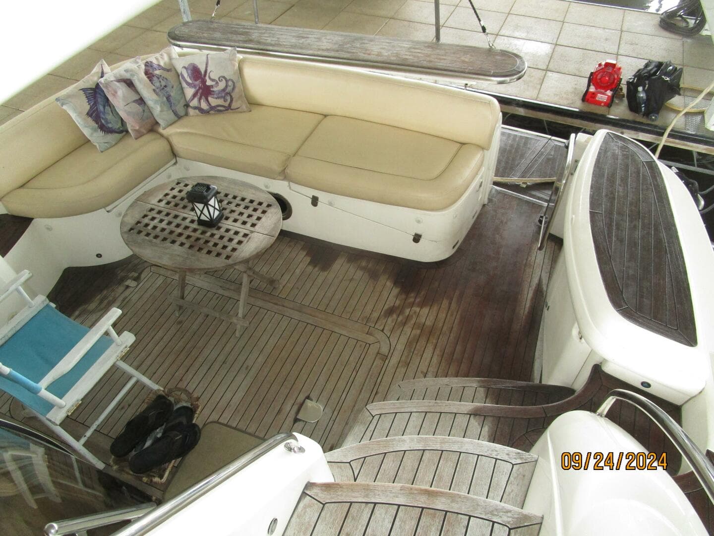 47' Sealine aftdeck