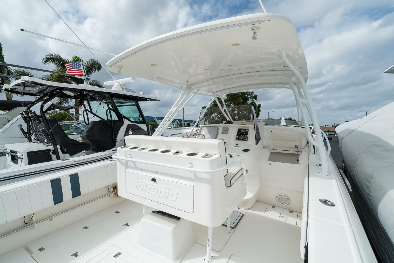 2010 Intrepid 370 Cuddy