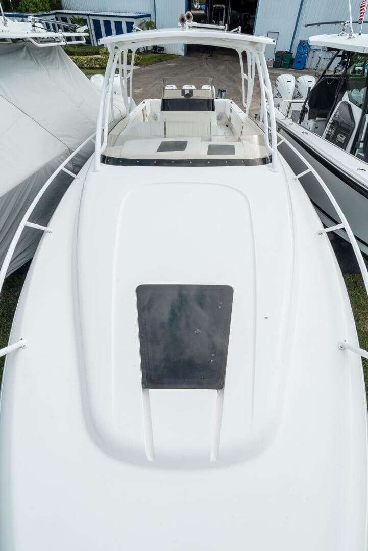 2010 Intrepid 370 Cuddy