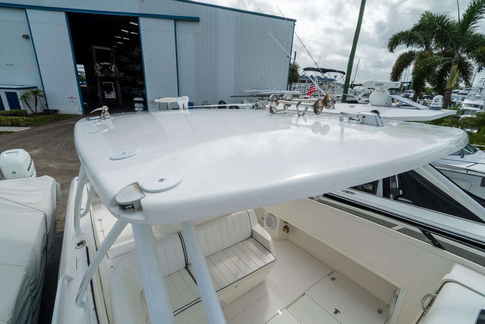 2010 Intrepid 370 Cuddy