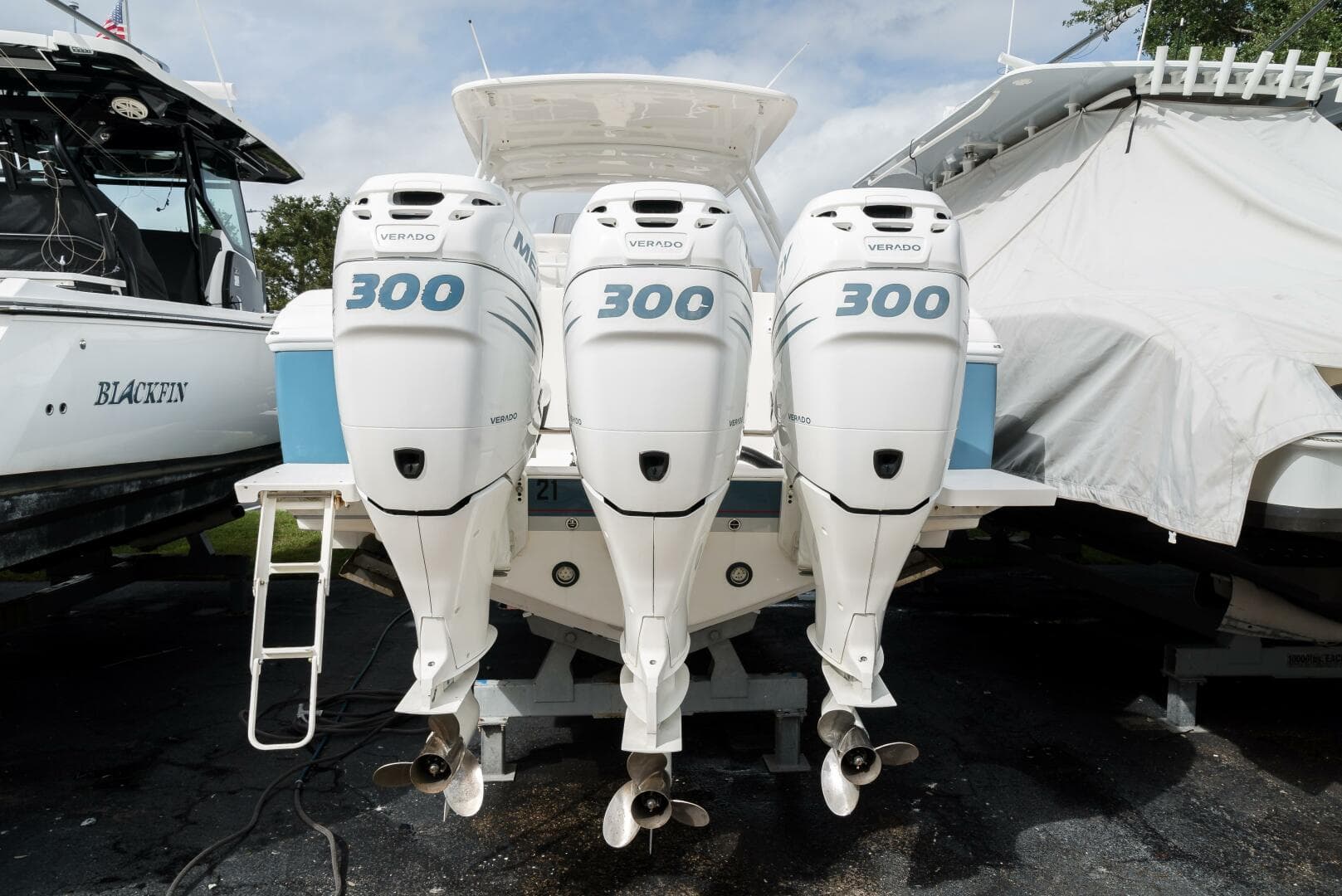 2010 Intrepid 370 Cuddy