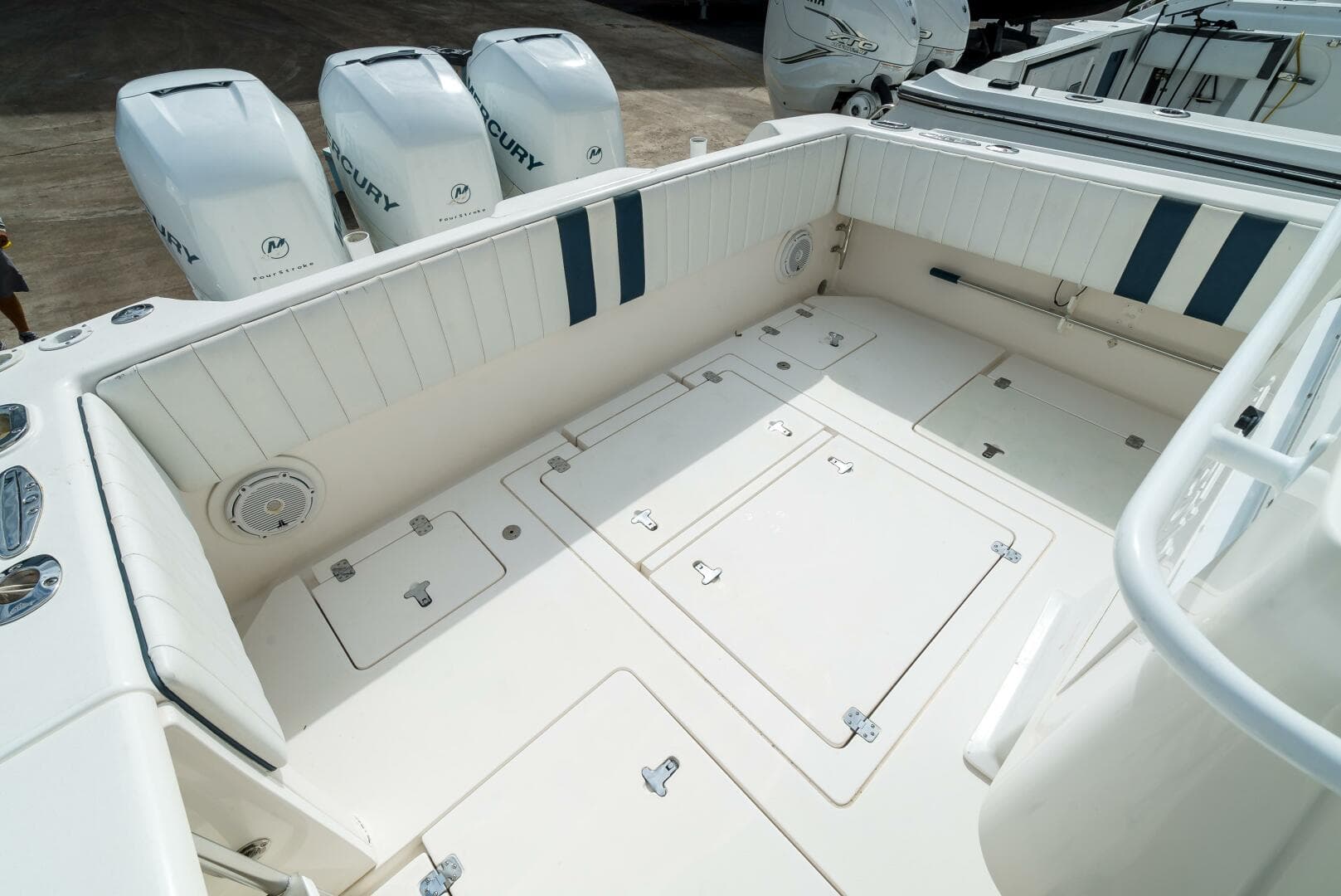 2010 Intrepid 370 Cuddy