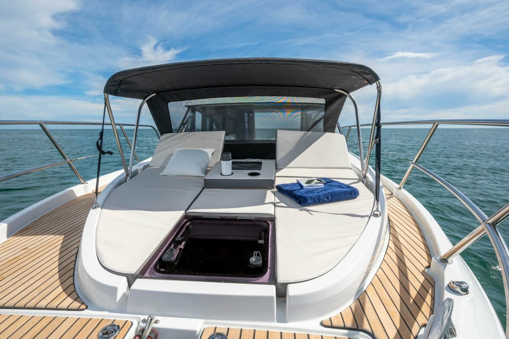 2026 Beneteau Antares 11