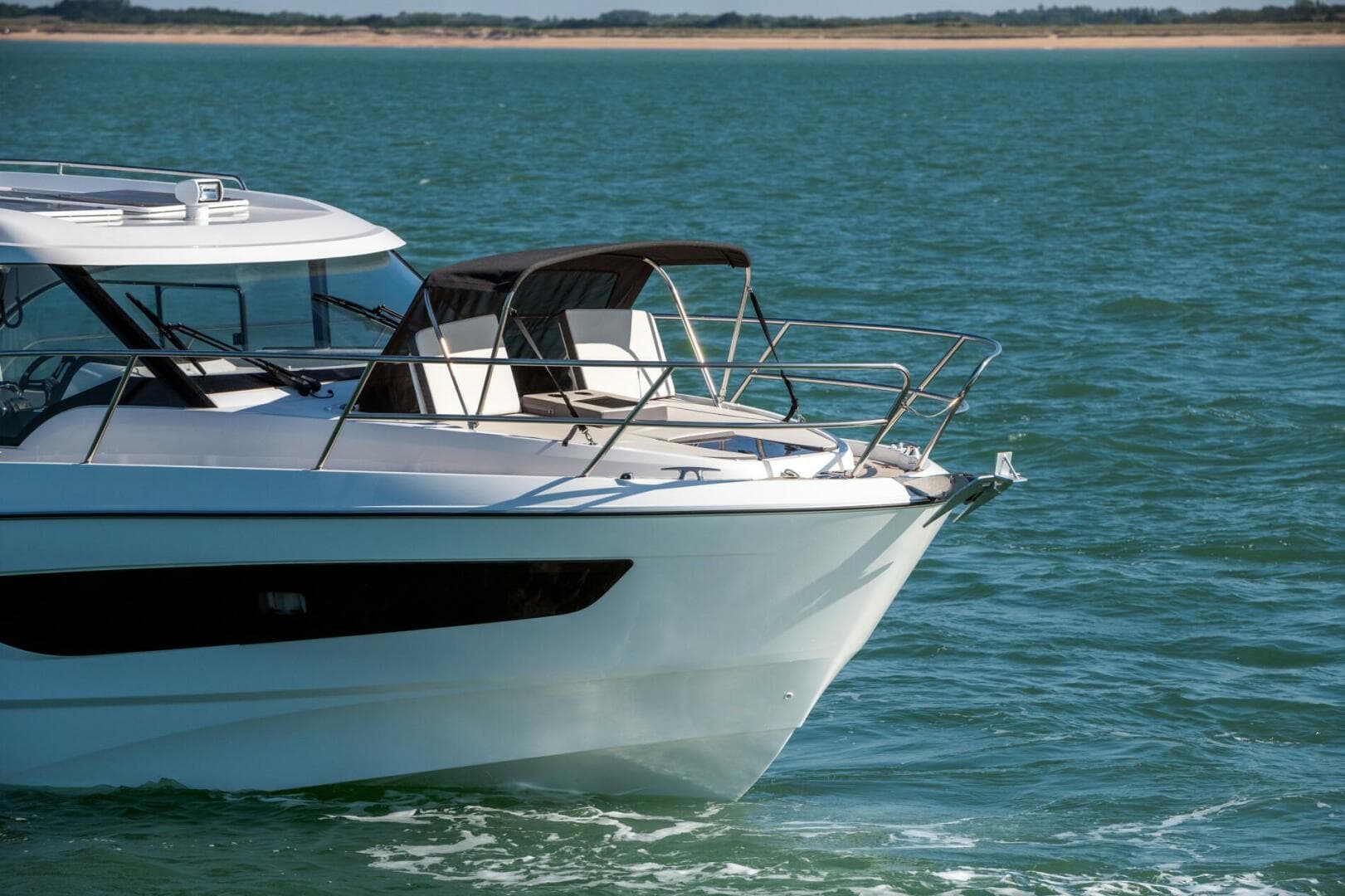 2026 Beneteau Antares 11