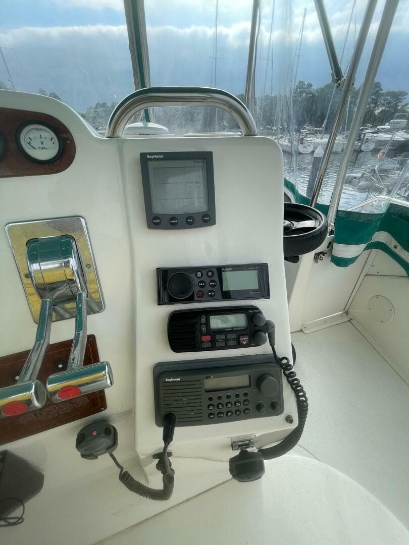 2002 Silverton 392MY