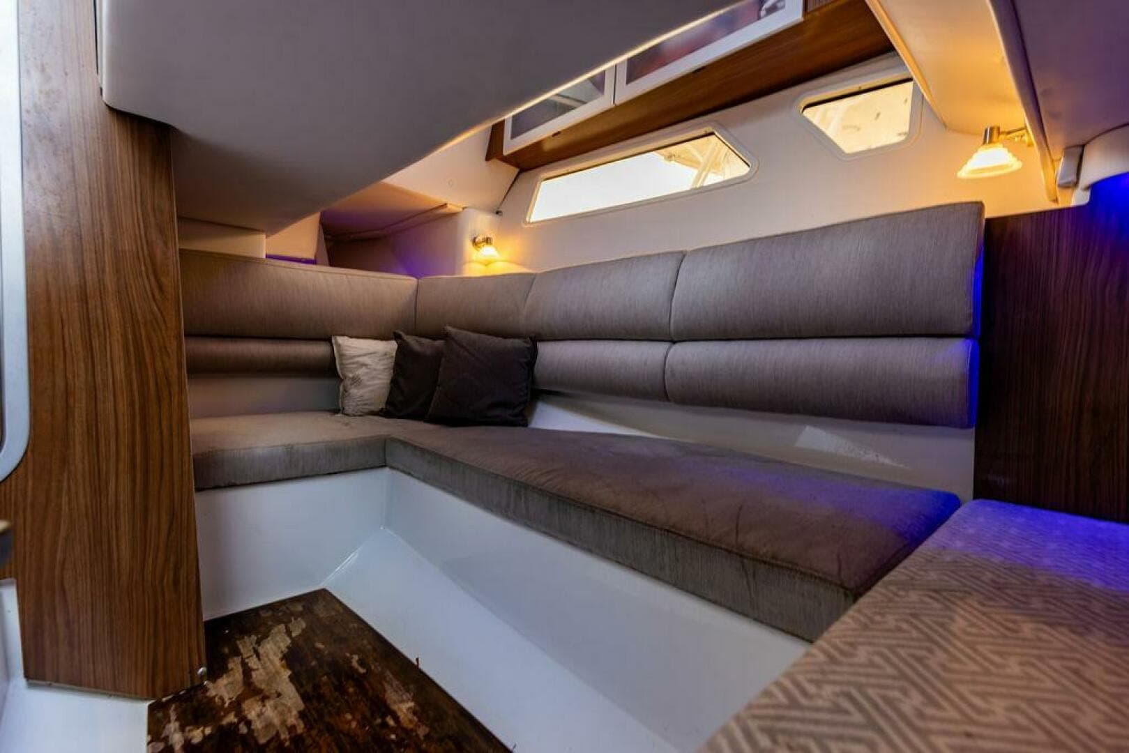 Four Winns 35 - Cabin