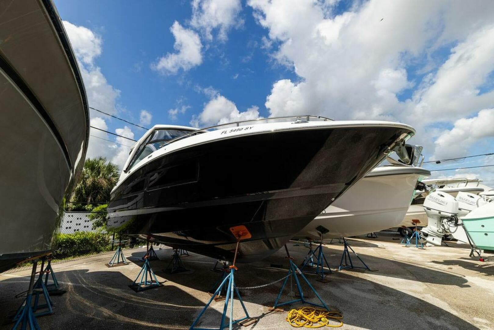 Four Winns 35 - Profile