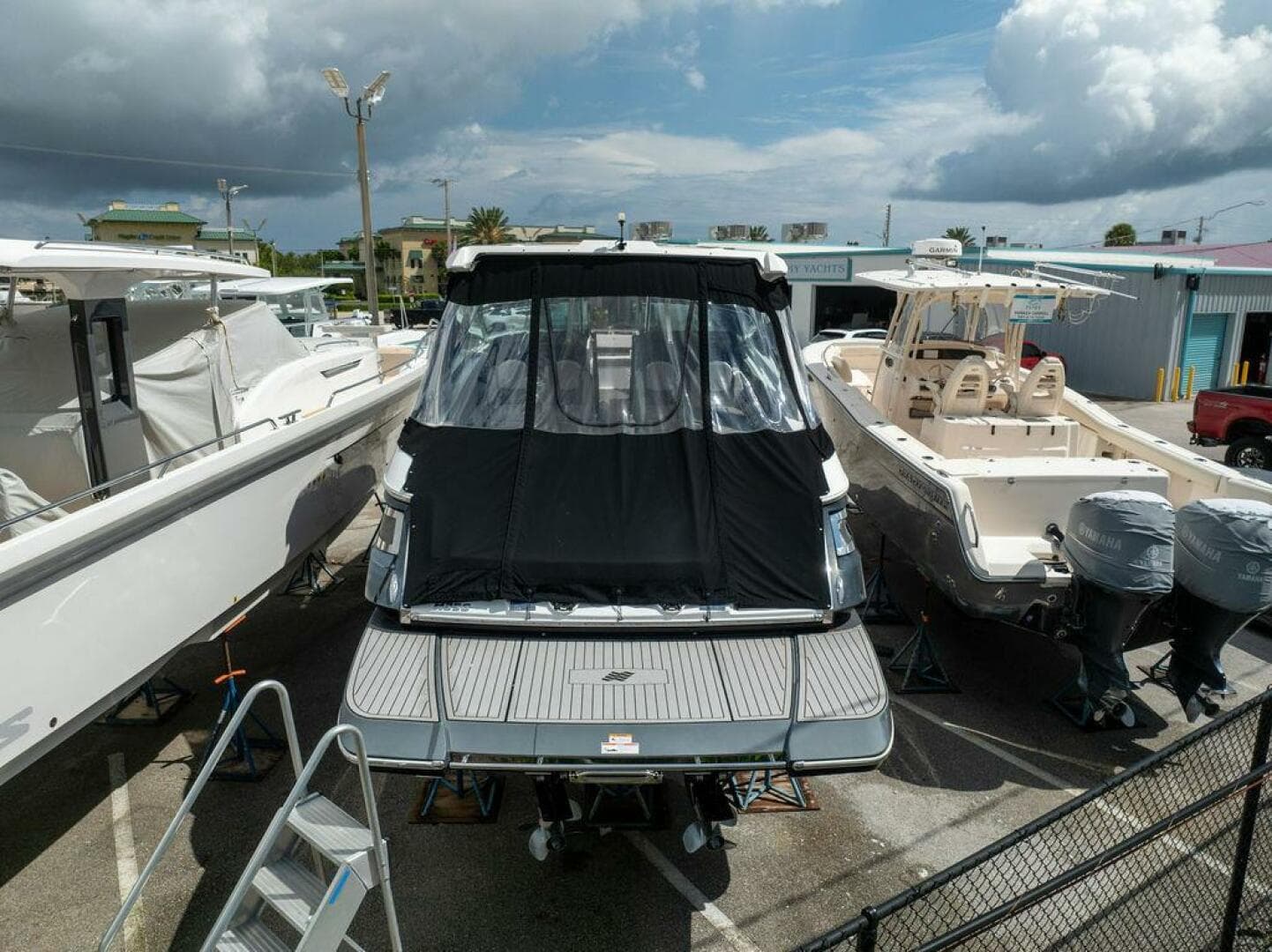 Four Winns 35 - Exterior