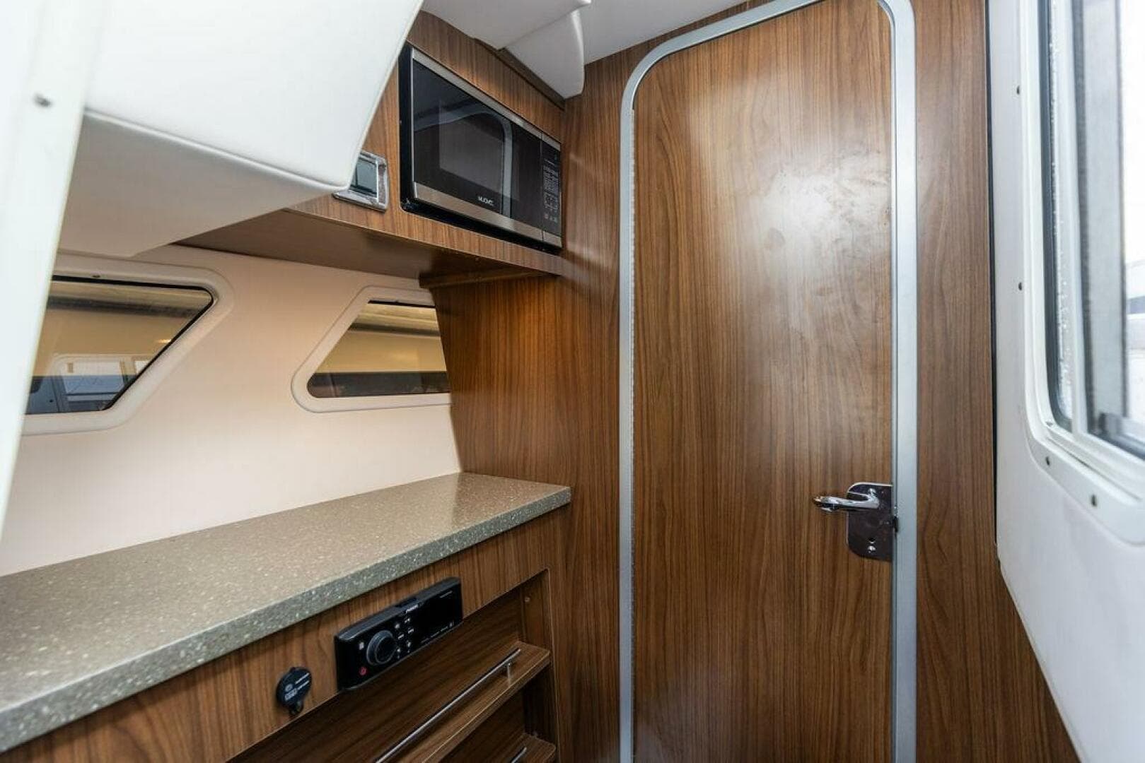 Four Winns 35 - Cabin
