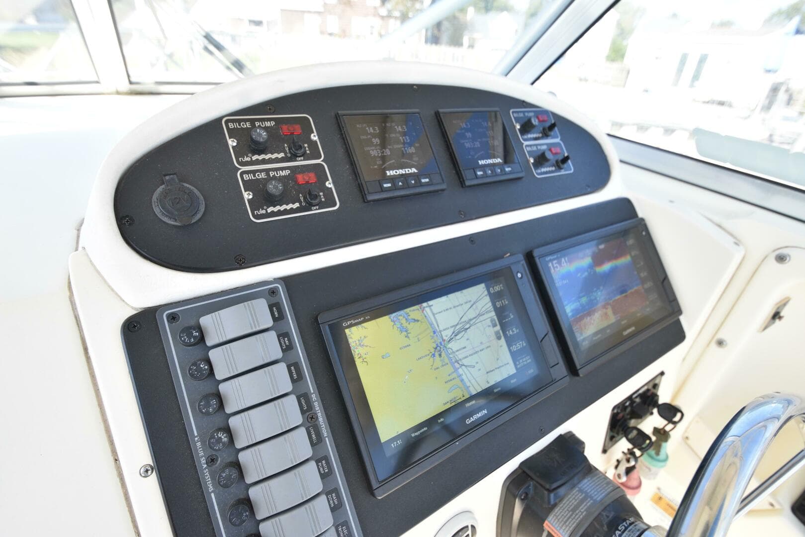 2003 World Cat 270 EC